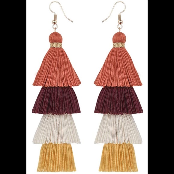 🔥Bohemian Fringe Long Multilayer Drop Earrings 🔥 - Picture 3 of 3